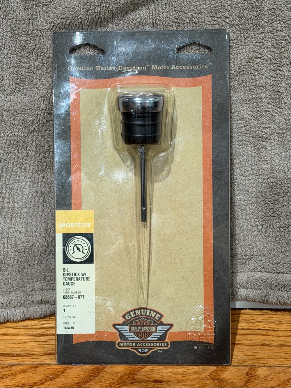 Harley-Davidson Oil Tank Dipstick w/Temperature Gauge 62668-87T. New Old Stock.